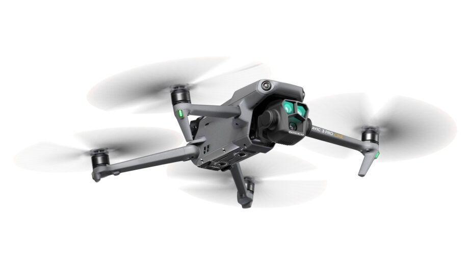 DJI Mavic 3 Pro Cine Premium Combo (DJI RC Pro)
