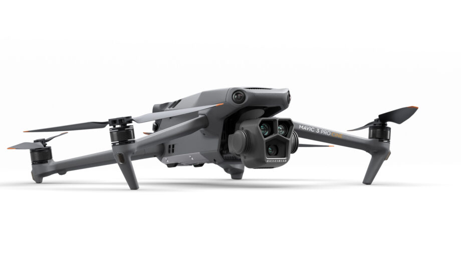 DJI Mavic 3 Pro Cine Premium Combo (DJI RC Pro)
