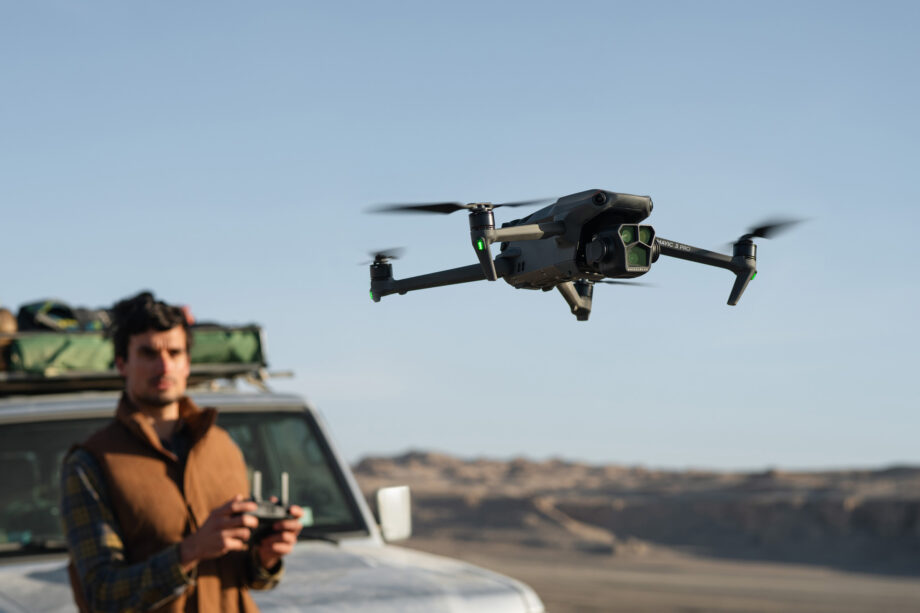 DJI Mavic 3 Pro Cine Premium Combo (DJI RC Pro)