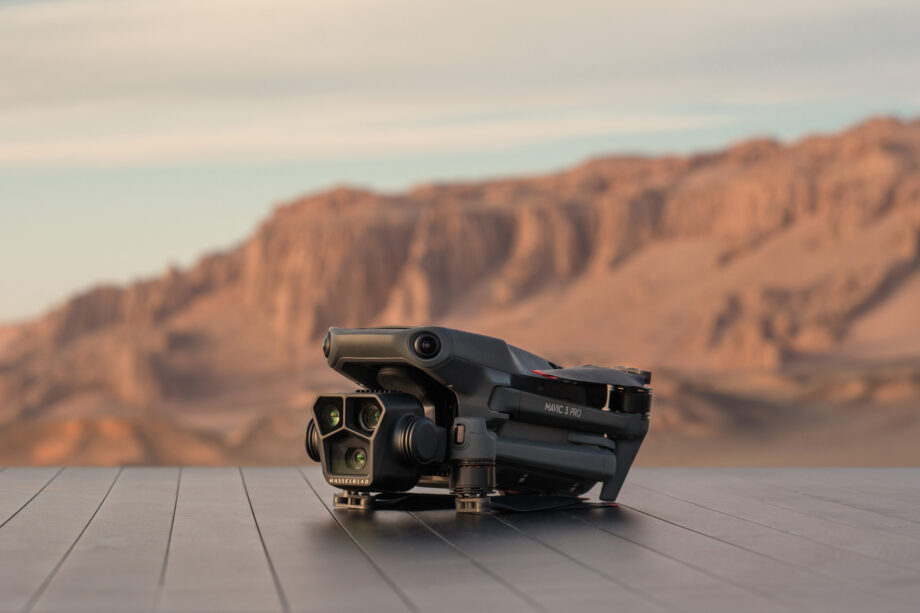 DJI Mavic 3 Pro Fly More Combo (DJI RC)