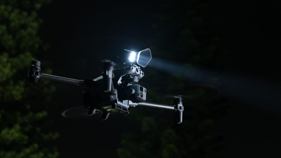 CZI LP12 Searchlight and Speaker System - M30-serien