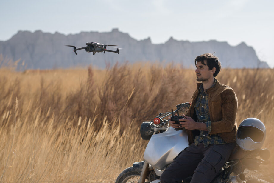 DJI Mavic 3 Pro Fly More Combo (DJI RC Pro)