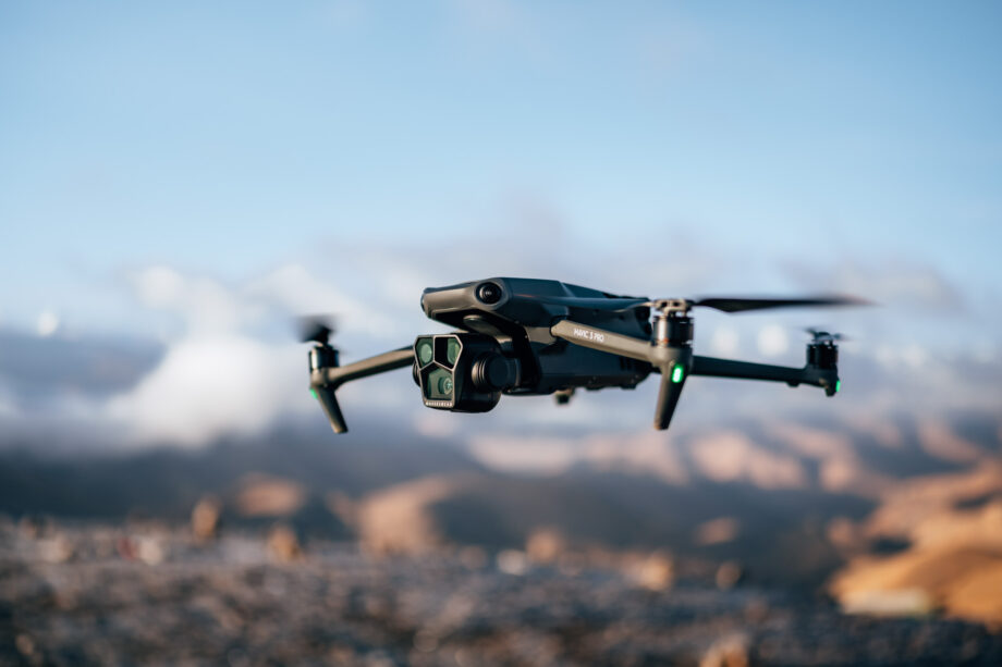 DJI Mavic 3 Pro Fly More Combo (DJI RC Pro)
