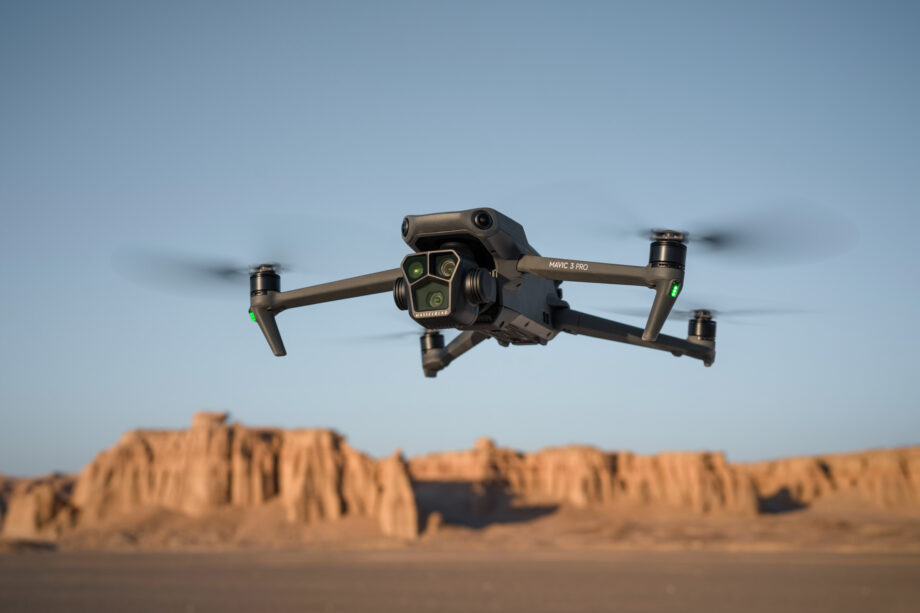 DJI Mavic 3 Pro Fly More Combo (DJI RC Pro)